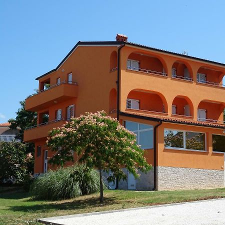 Apartments Orange Medulin Exterior photo