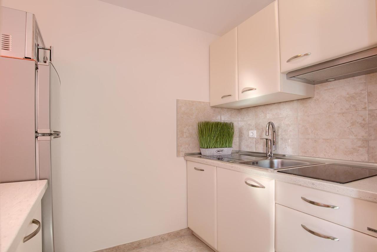 Apartments Orange Medulin Exterior photo