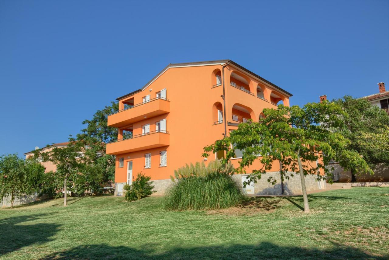 Apartments Orange Medulin Exterior photo