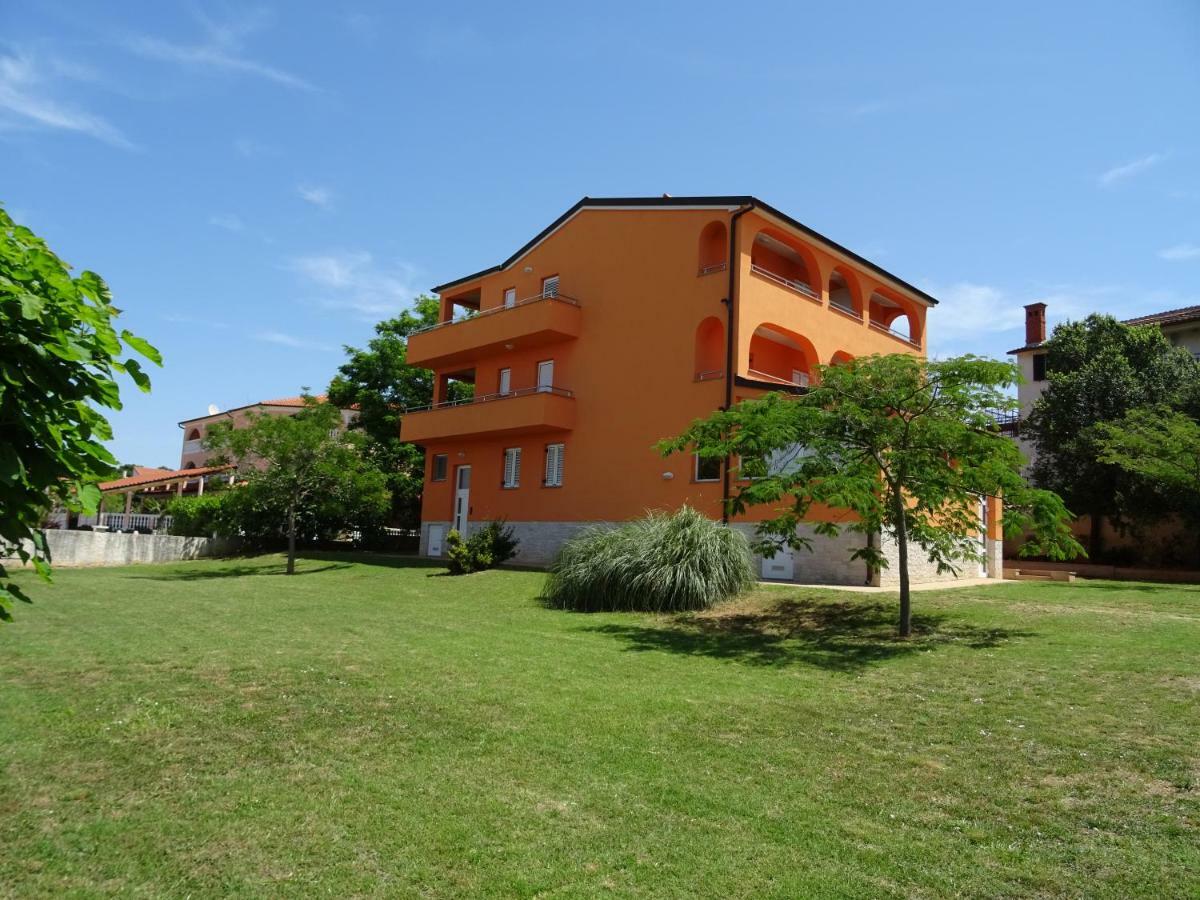 Apartments Orange Medulin Exterior photo