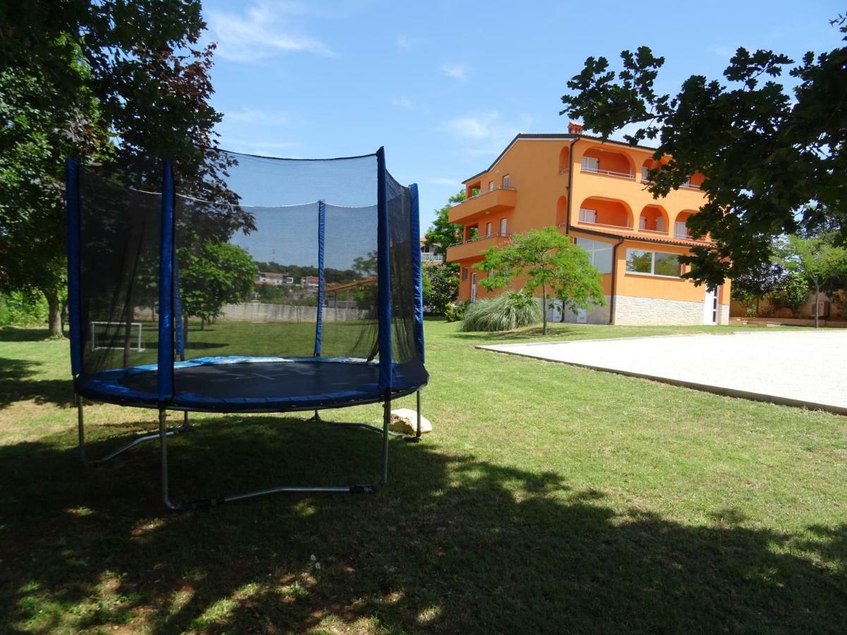 Apartments Orange Medulin Exterior photo
